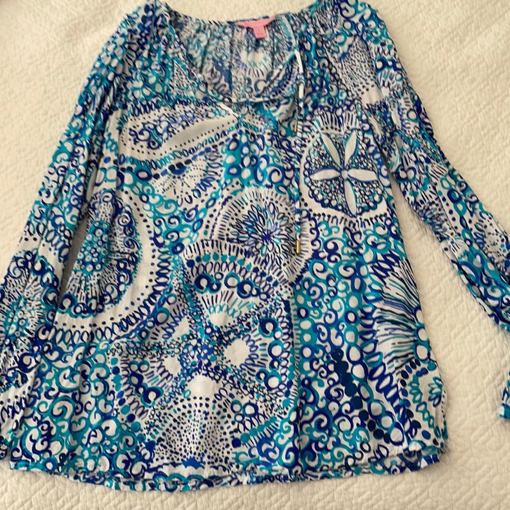 Size small Lilly Pulitzer top
